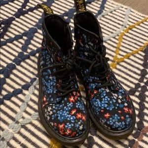 Dr. Martens Flower boots